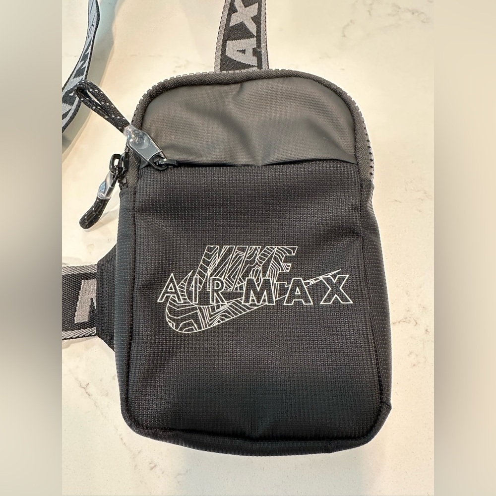 Nike Air Max Elemental Crossbody Bag Unisex